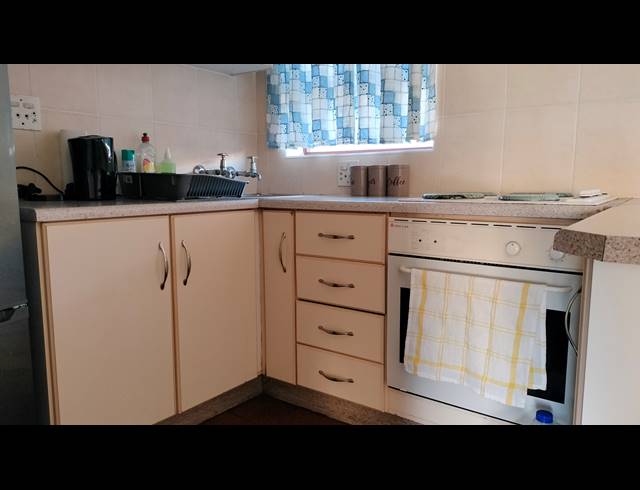 1 BEDROOM FLAT FOR SALE IN MOSSEL BAY CENTRAL